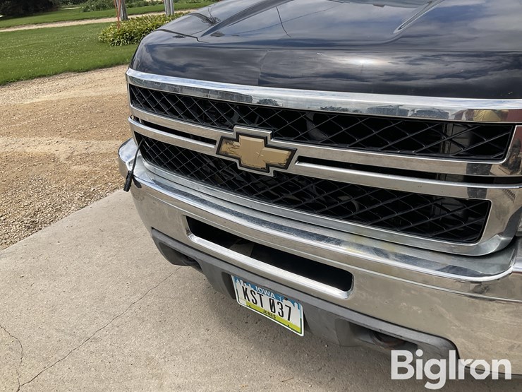 2011-chevrolet-silverado-3500hd-image-11