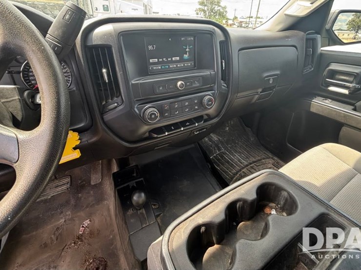 2016-chevrolet-silverado-image-15