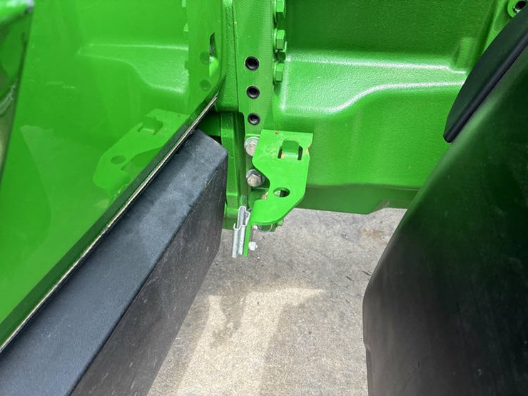 2023-john-deere-8r-340-image-14