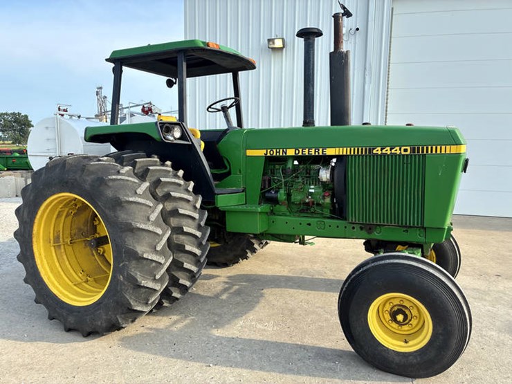 1982-john-deere-4440-image-1