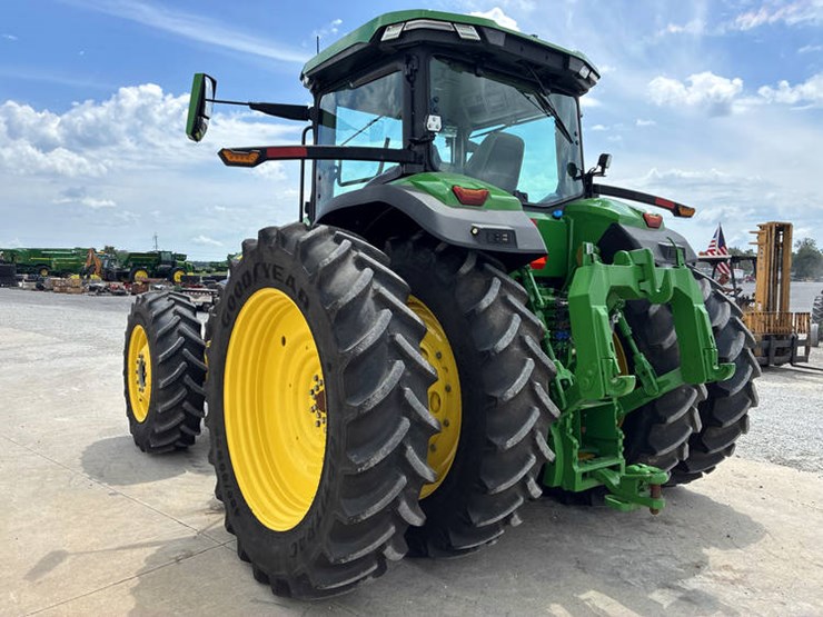 2023-john-deere-8r-340-image-6