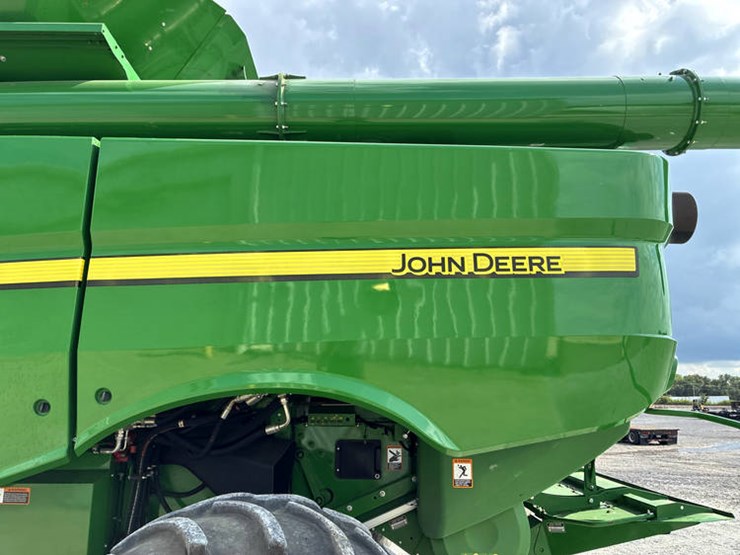 2017-john-deere-s680-image-33