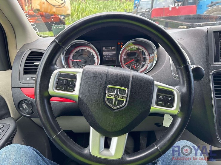 2012-dodge-grand-caravan-image-14