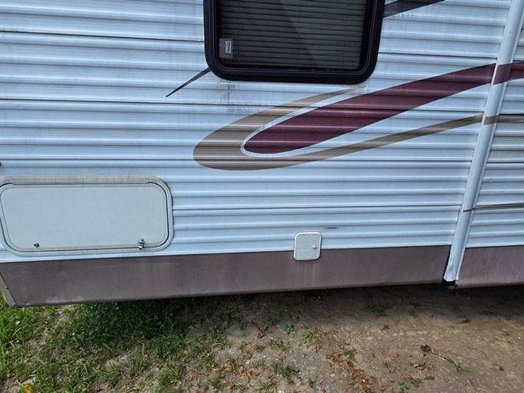 2003-fleetwood-2-axle-camper-(title)-image-21
