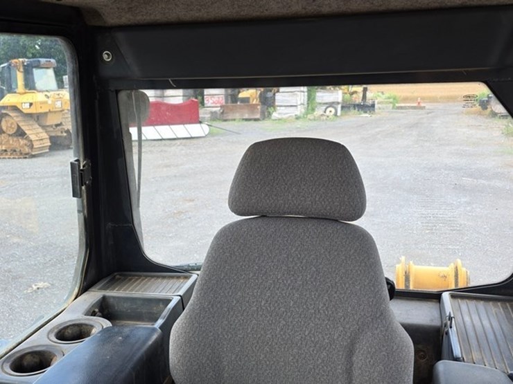 2014-deere-700k-lgp-image-70