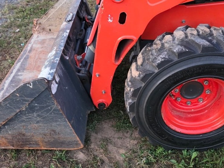 2016-kubota-ssv75-image-29