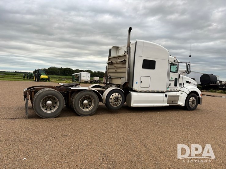 2012-peterbilt-386-image-7
