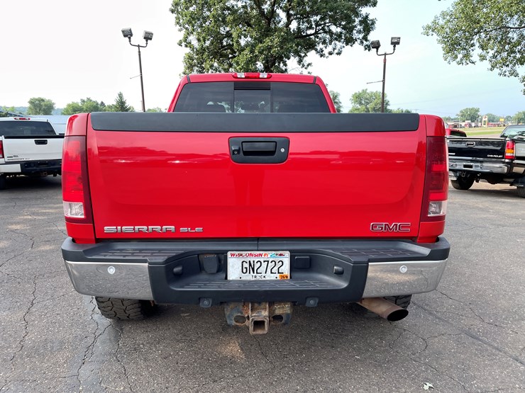 2012-gmc-2500-image-4
