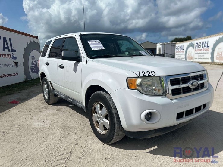 2012-ford-escape-xls-image-2