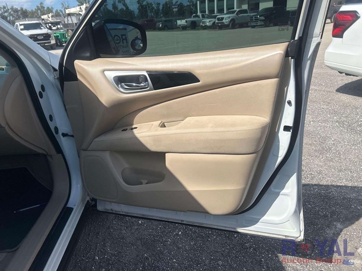2015-nissan-pathfinder-image-23