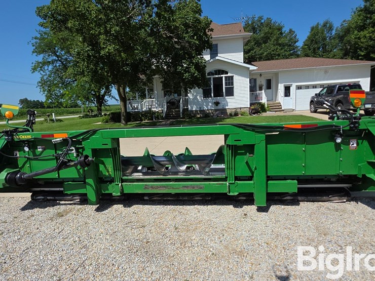 2013-john-deere-608c-image-6