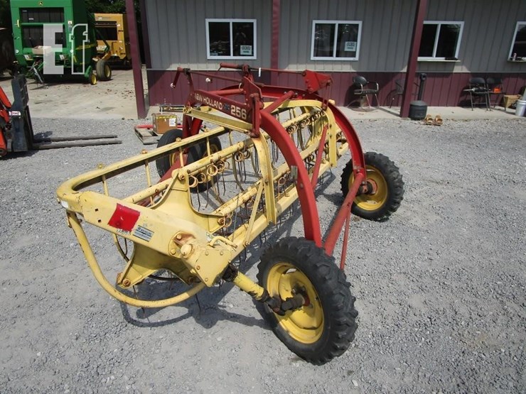 new-holland-256-image-4