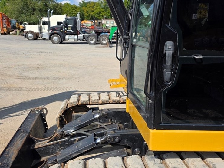 2023-caterpillar-310-image-16