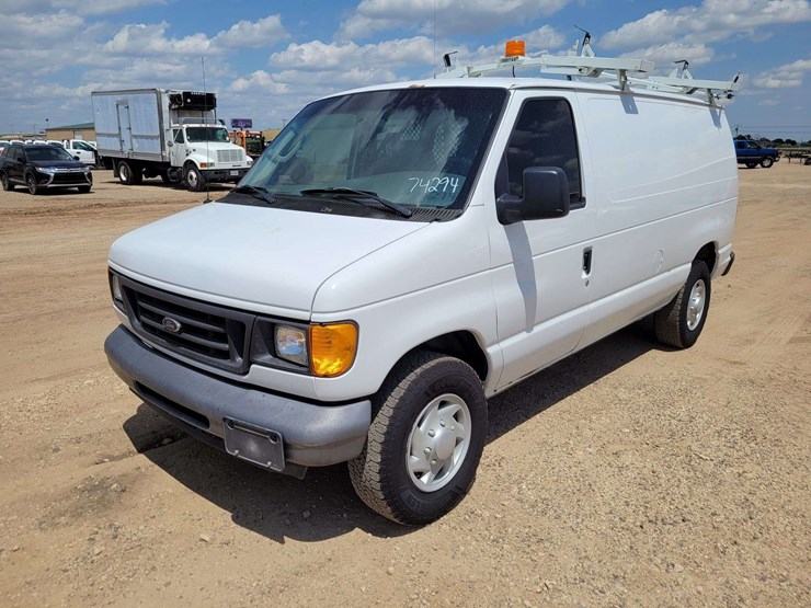2007-ford-e250-image-1