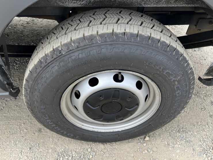2015-ford-transit-image-17