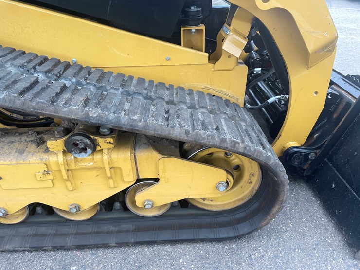 2019-caterpillar-259d3-image-17
