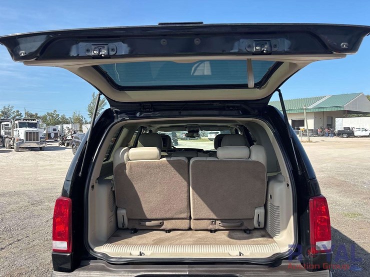 2006-cadillac-escalade-image-17