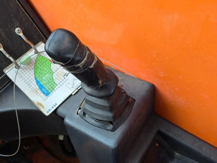 2013-jlg-g9-43a-image-45
