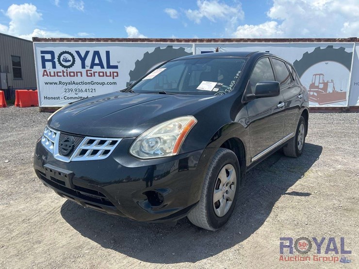 2011-nissan-rogue-image-1
