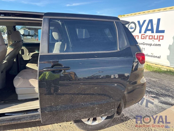 2015-kia-sedona-image-17