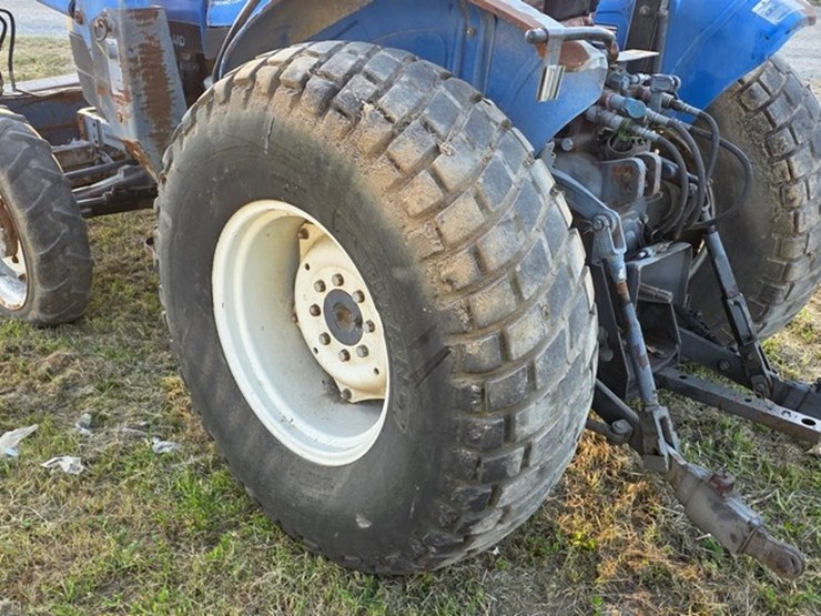 new-holland-tn70-image-21