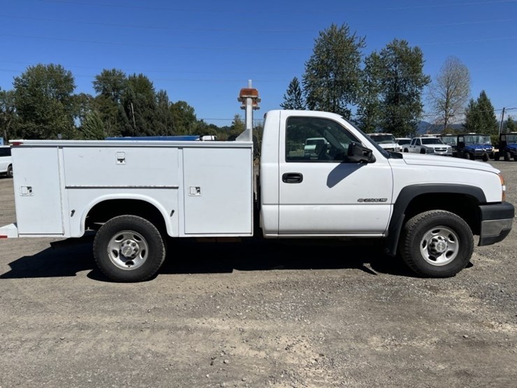 2006-chevrolet-silverado-2500-image-3