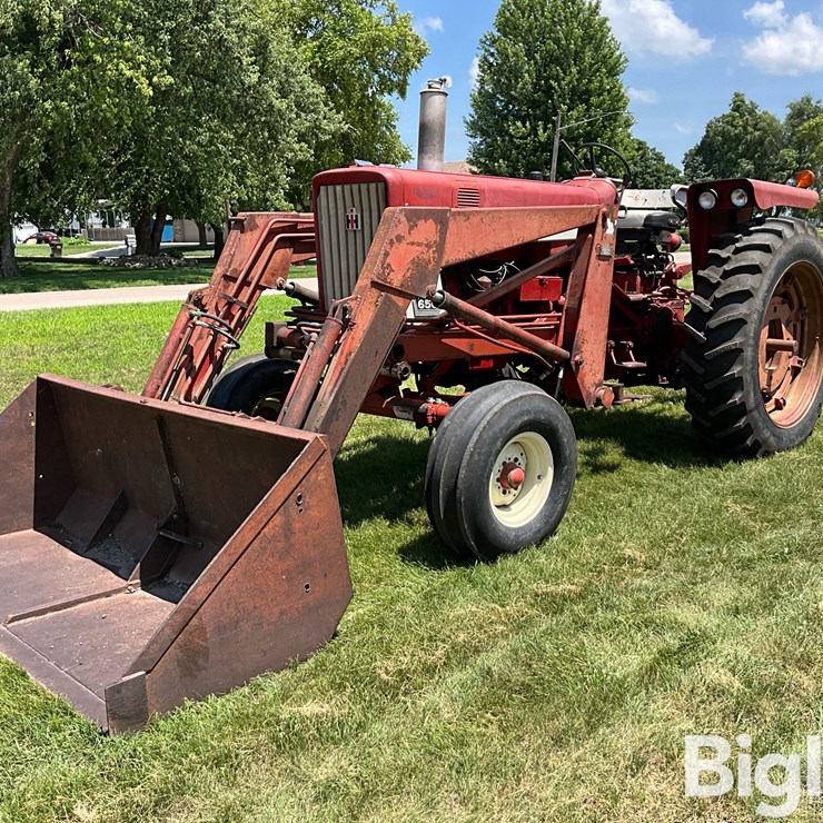 1967 INTERNATIONAL 656