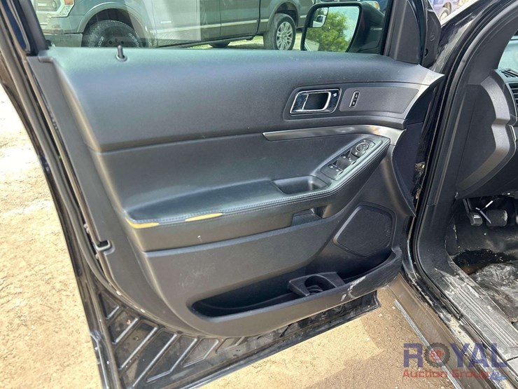 2018-ford-explorer-image-11
