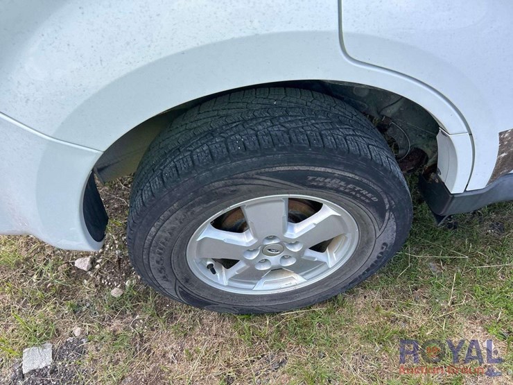 2012-ford-escape-image-19