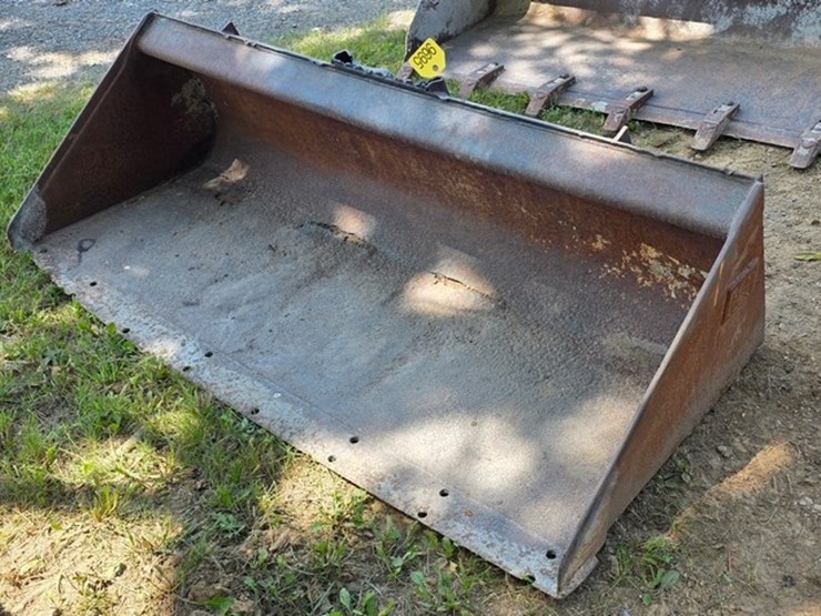 cat-66"-skidloader-bucket-image-4