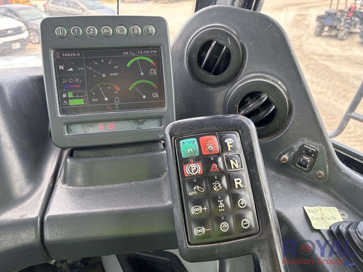 deere-410e-image-25