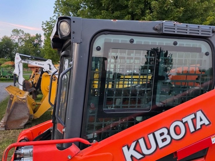 2016-kubota-ssv75-image-31