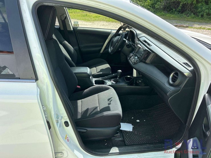 2018-toyota-rav4-image-29