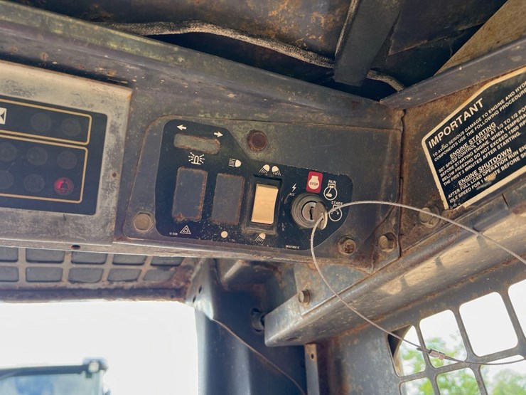 2000-new-holland-ls180-image-22