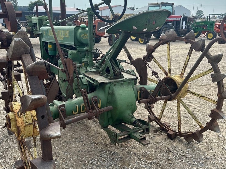 john-deere-b-image-10