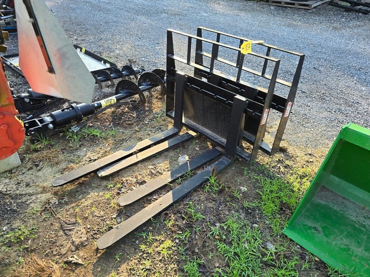 new-walk-behind-pallet-forks-image-3