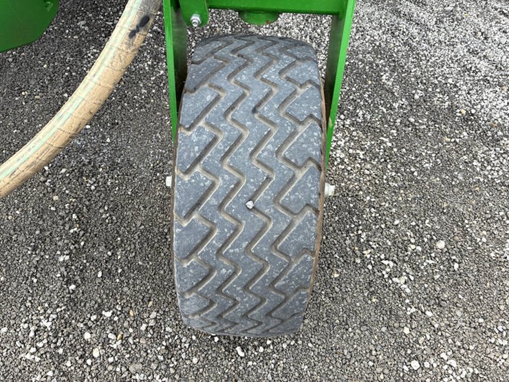 2023-john-deere-2510h-image-64