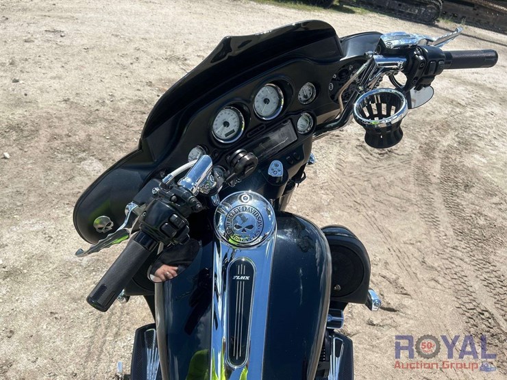 2012-harley-davidson-flhx-street-glide-motorcycle-image-8