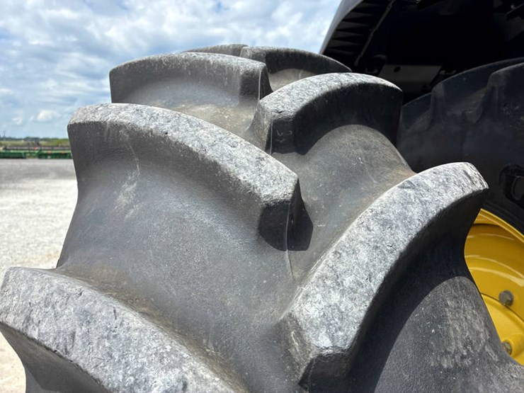 2023-john-deere-8r-340-image-54