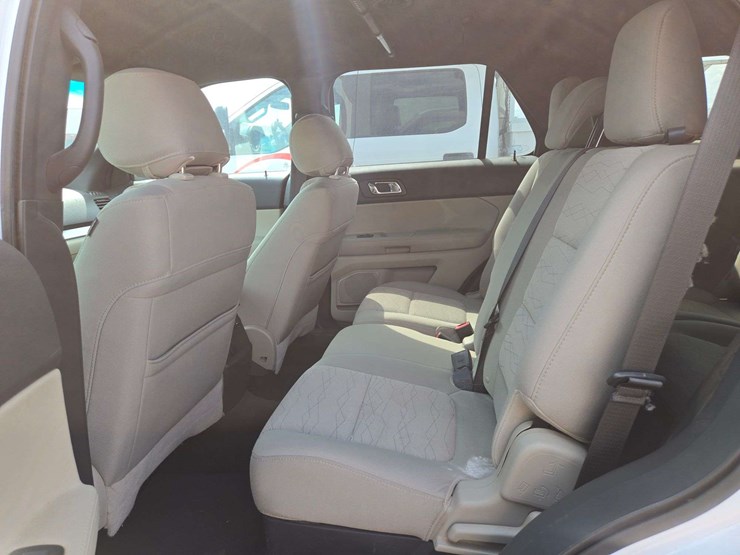 2014-ford-explorer-image-6