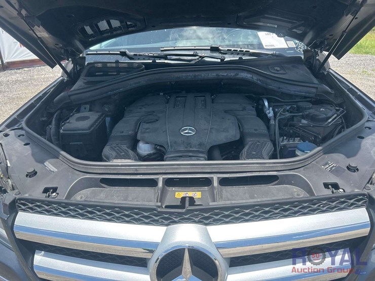 2016-mercedes-benz-gl450-image-13