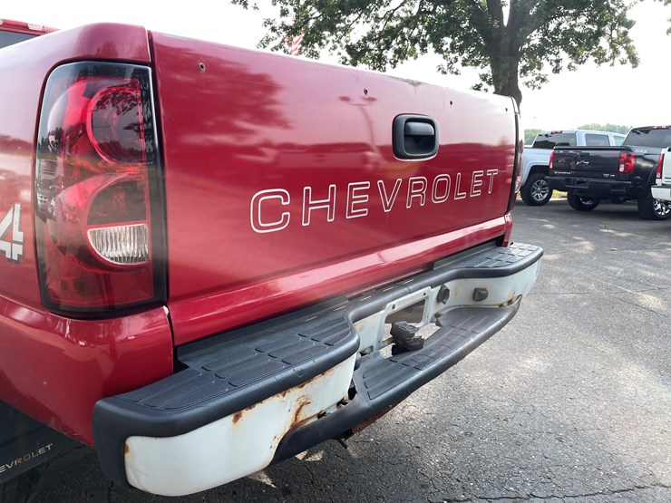 2006-chevrolet-silverado-2500-image-28