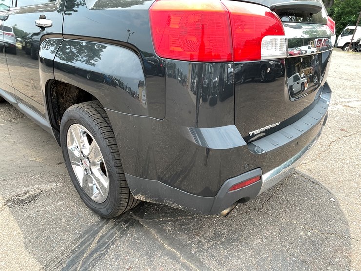 2014-gmc-terrain-slt-image-23