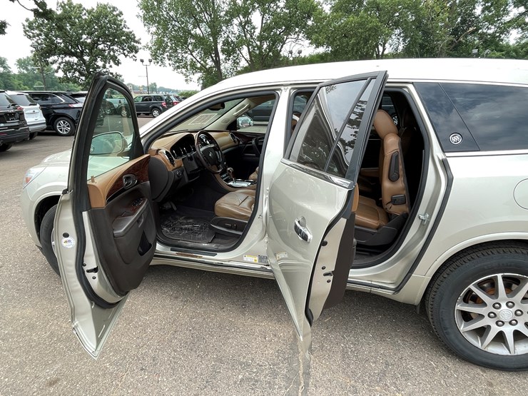 2014-buick-enclave-image-42