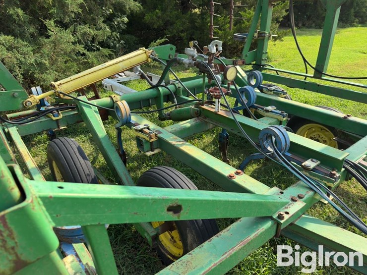 john-deere-30-image-13