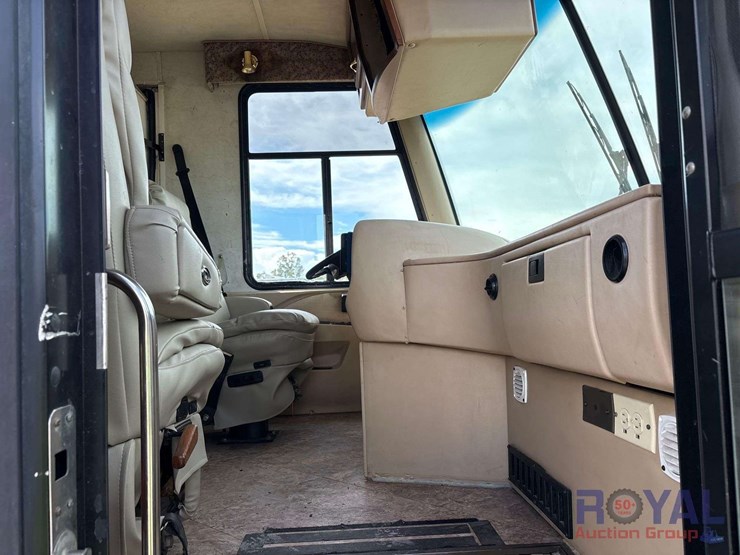 2002-kountry-star-motorhome-image-24