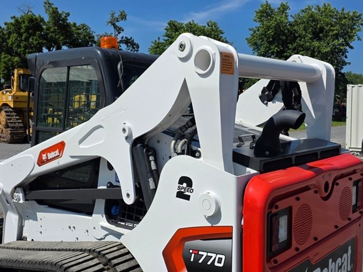 2023-bobcat-t770-image-23