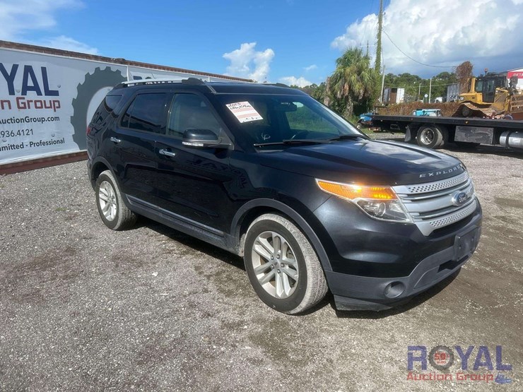 2013-ford-explorer-xlt-image-2