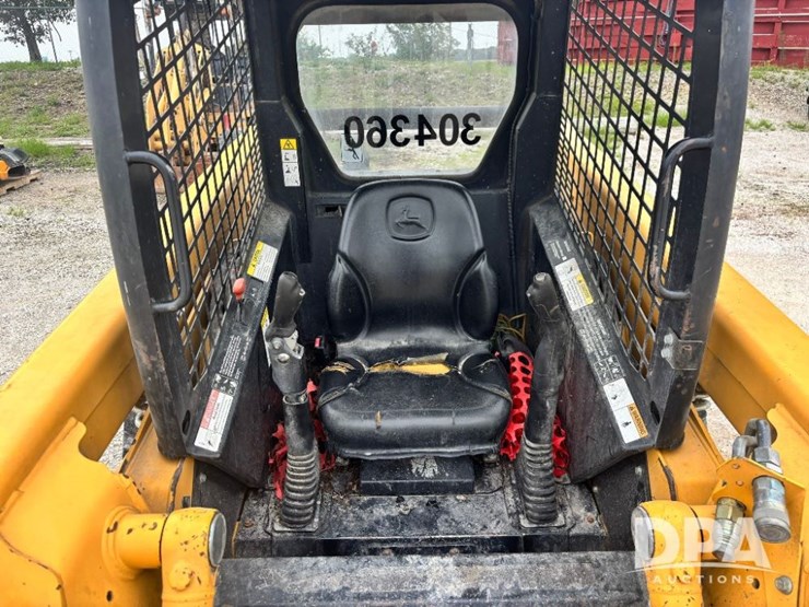 john-deere-250-image-24