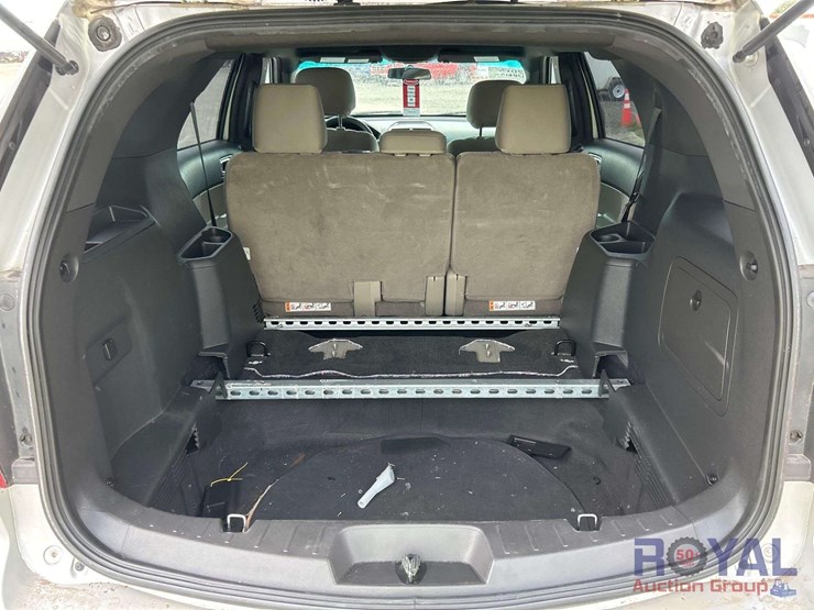 2013-ford-explorer-image-23